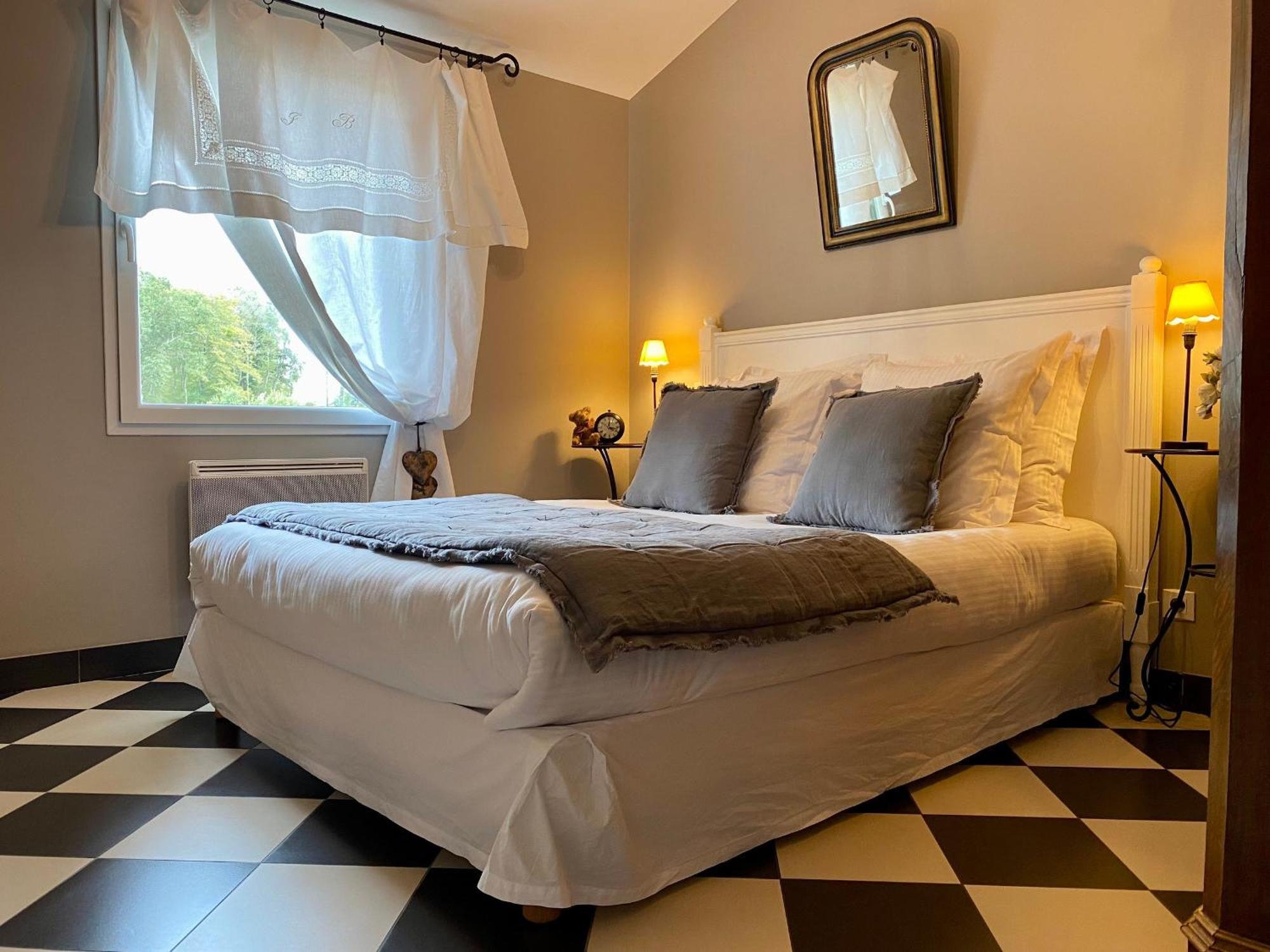 Gite De Charme Avec Piscine Chauffee Et Wifi - 2 Chambres - Fr-1-306-803 Chateauthebaud المظهر الخارجي الصورة